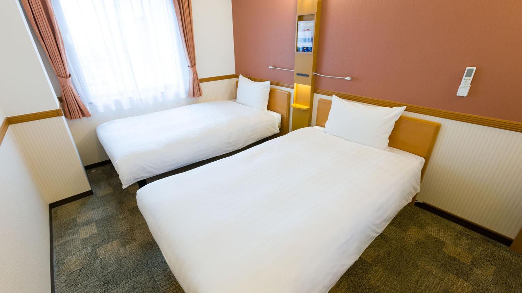 Toyoko Inn Yokohama Sakuragicho Rom bilde