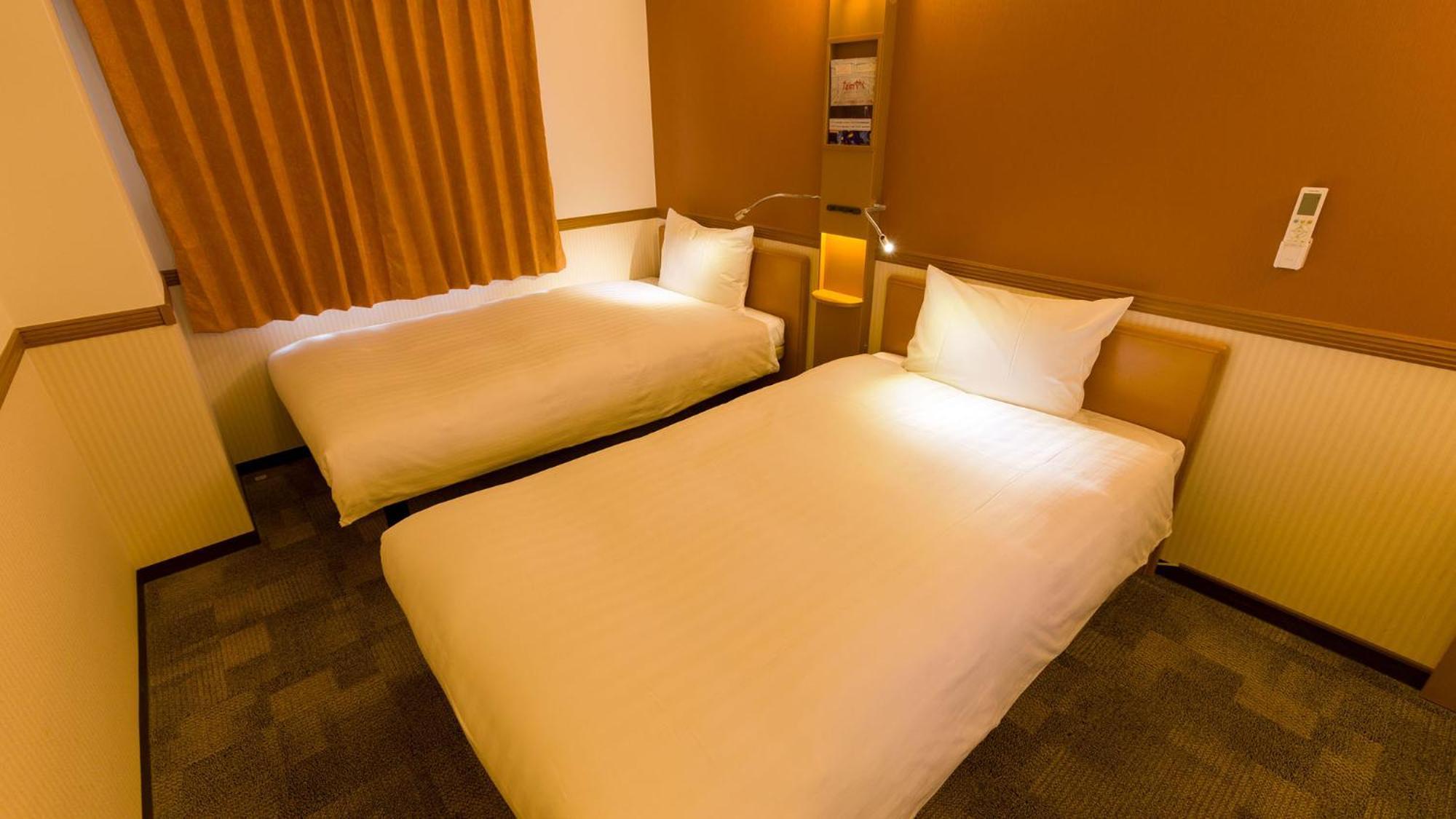 Toyoko Inn Yokohama Sakuragicho Rom bilde
