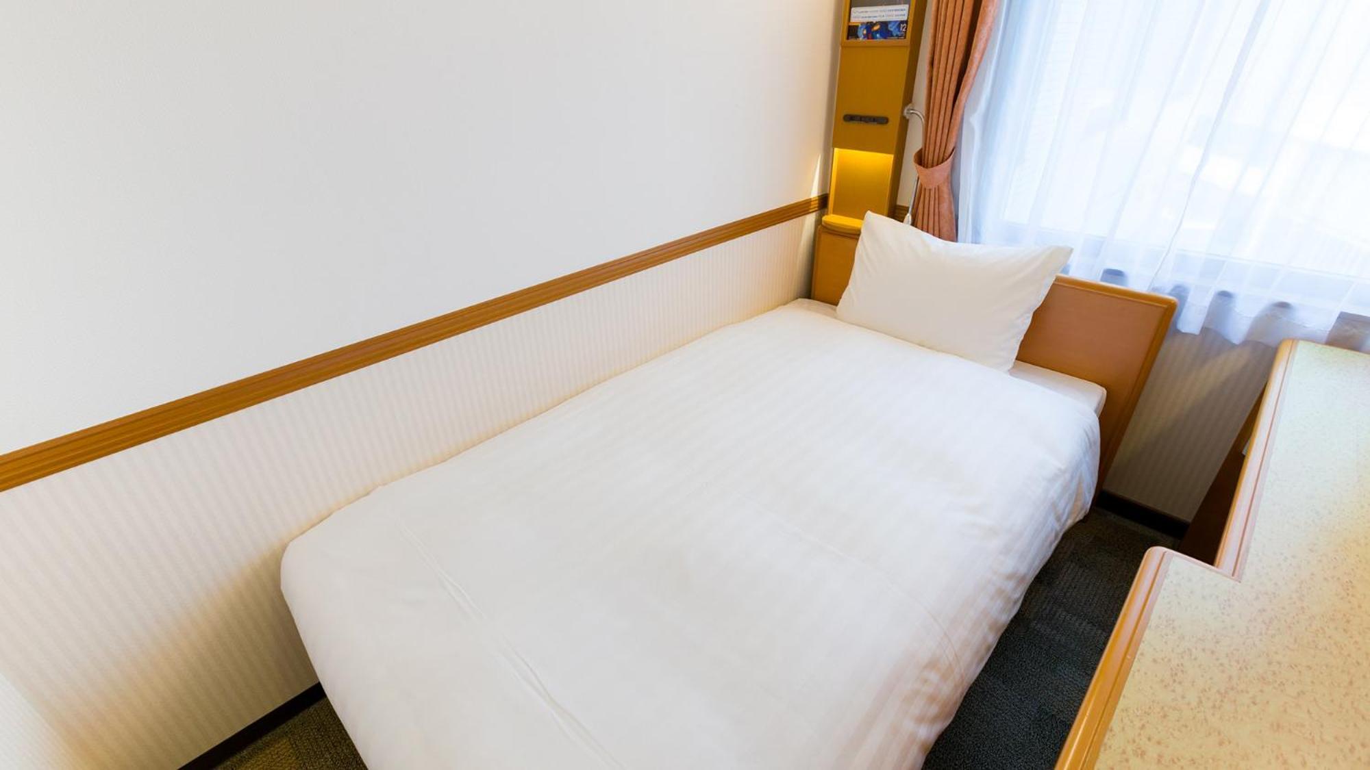 Toyoko Inn Yokohama Sakuragicho Rom bilde